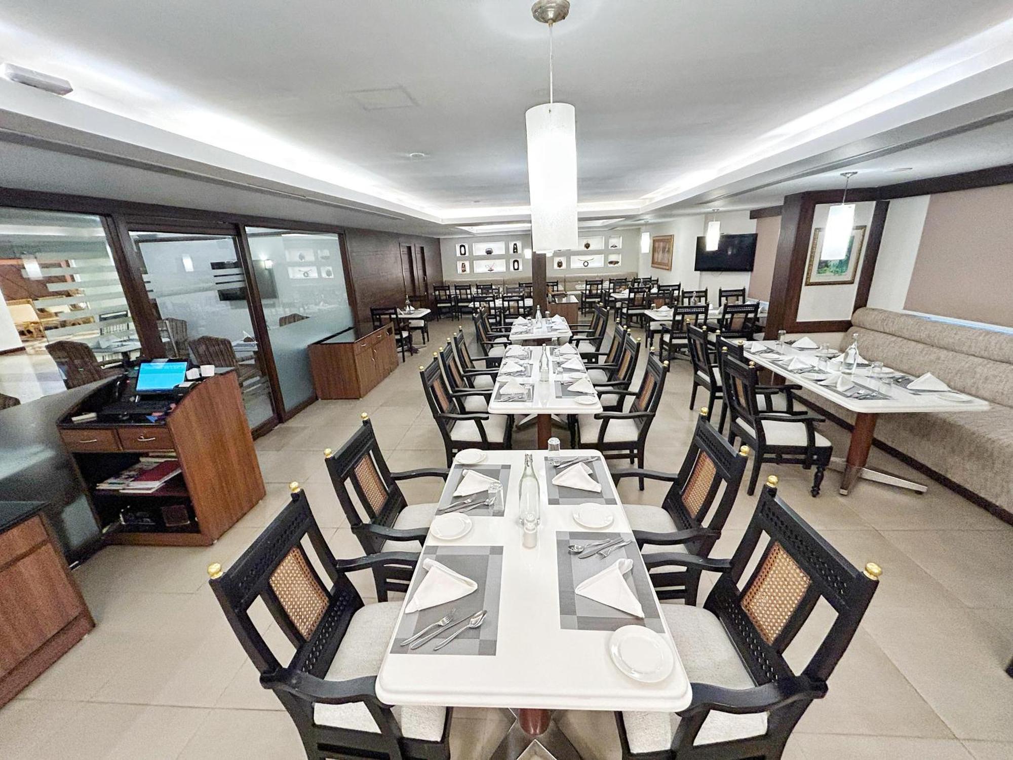 The Residency Karur Hotel Buitenkant foto