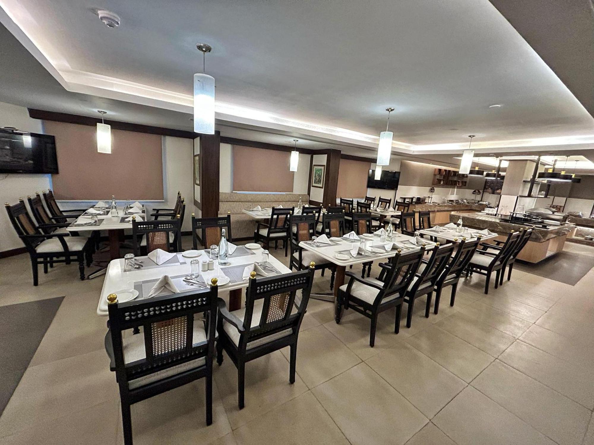 The Residency Karur Hotel Buitenkant foto
