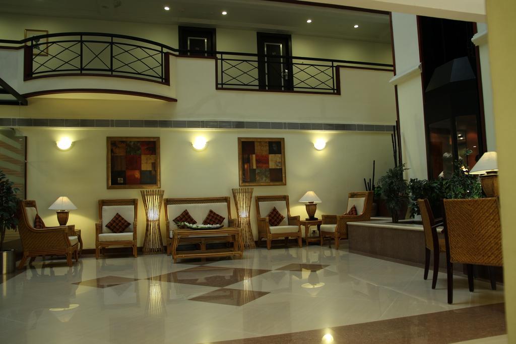 The Residency Karur Hotel Buitenkant foto