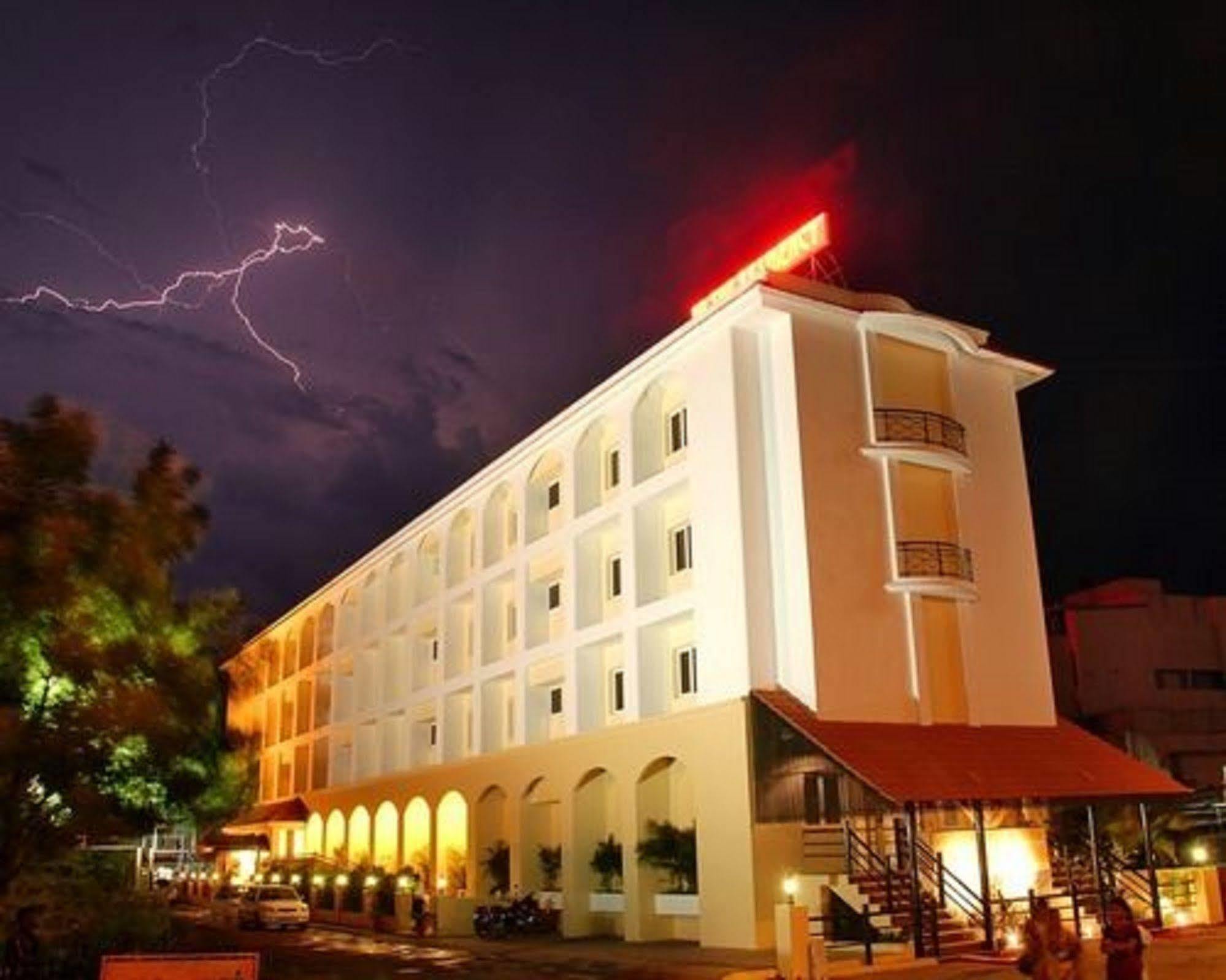 The Residency Karur Hotel Buitenkant foto