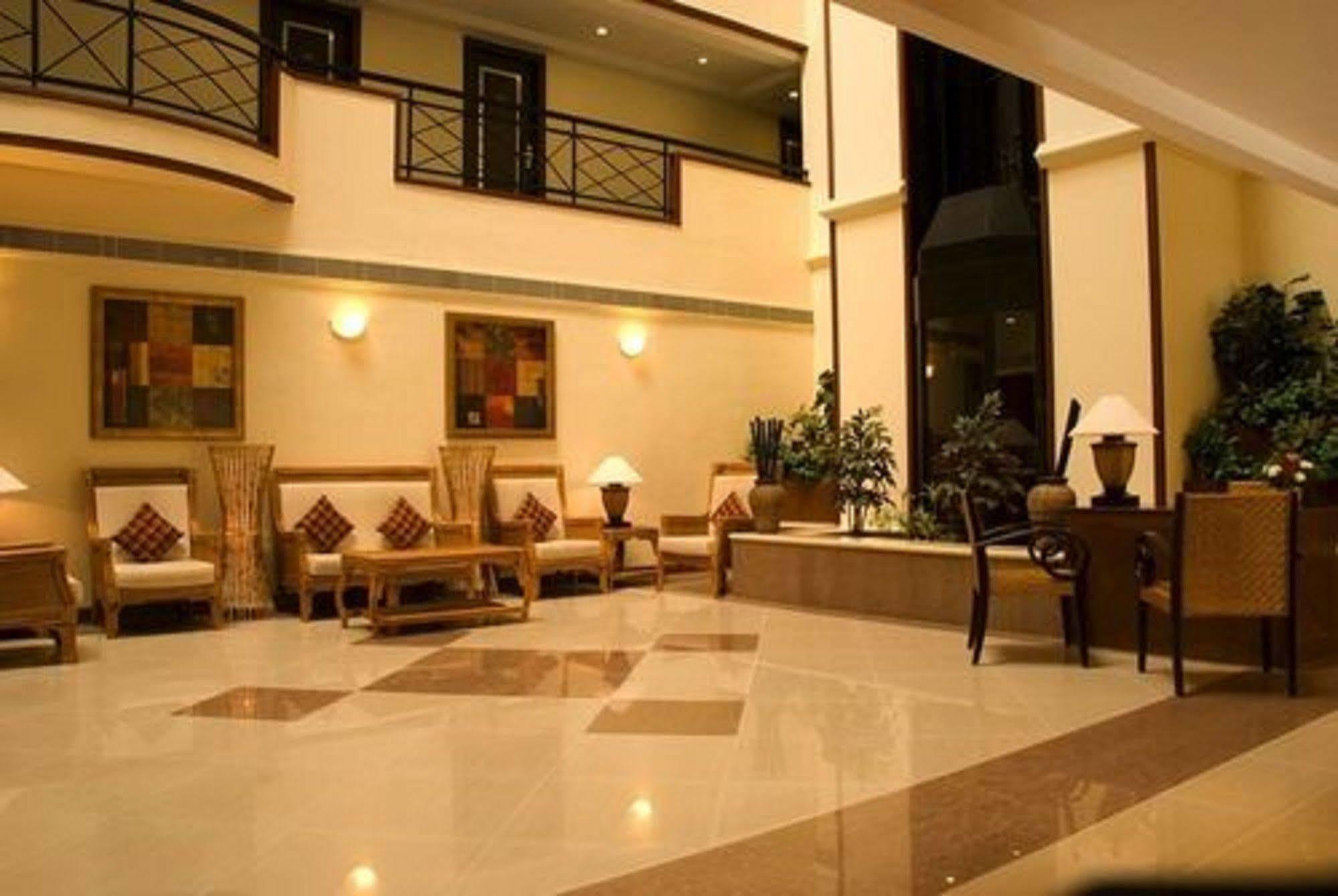 The Residency Karur Hotel Buitenkant foto