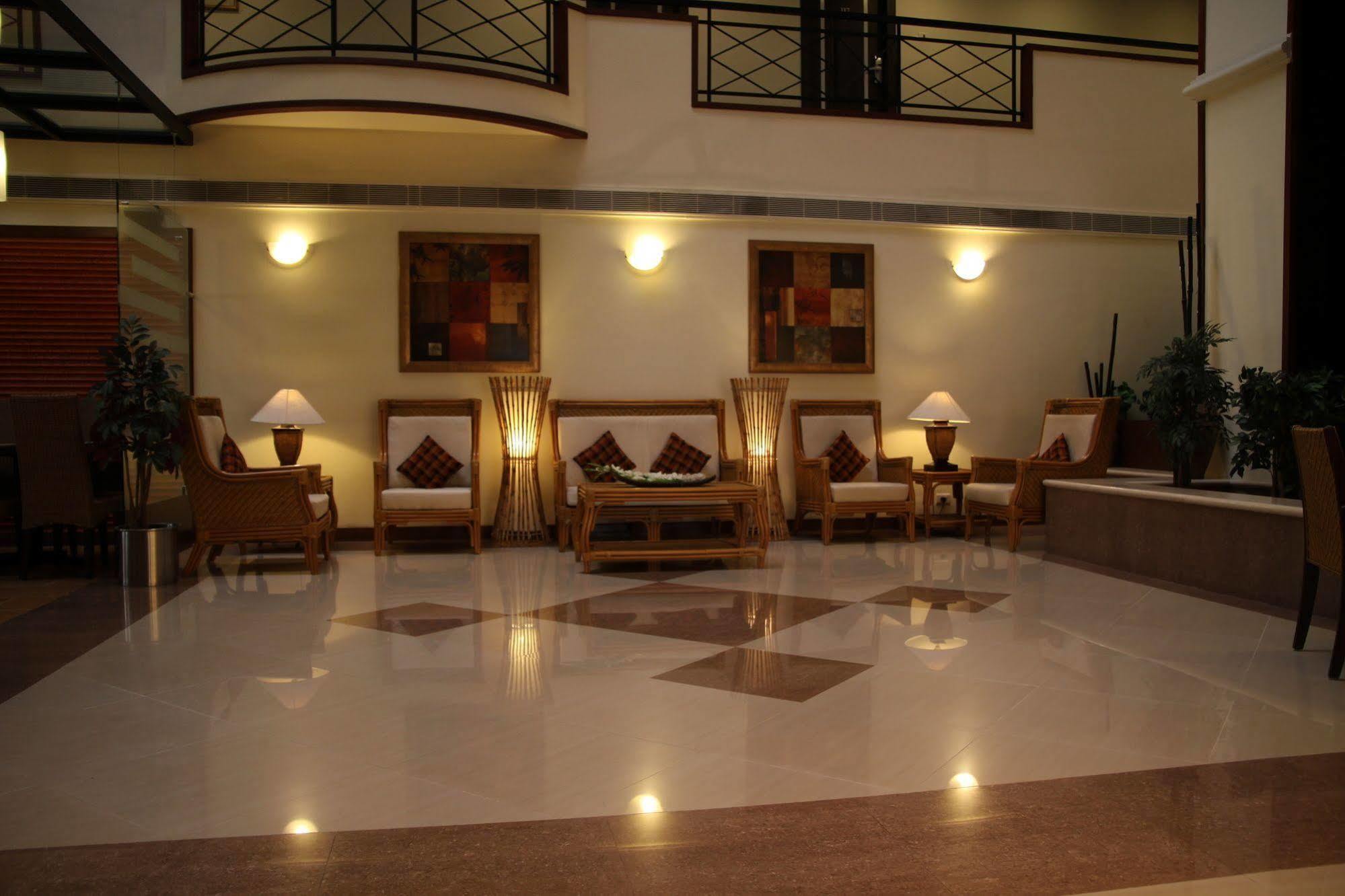 The Residency Karur Hotel Buitenkant foto